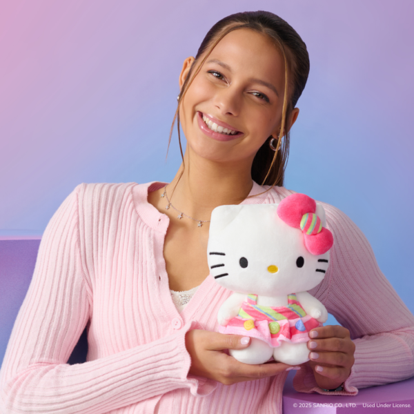 Kitty rosa Peluche 20 cm Candy Wonderland Hello Kitty and Friends - HKT0017 - Imagen 4
